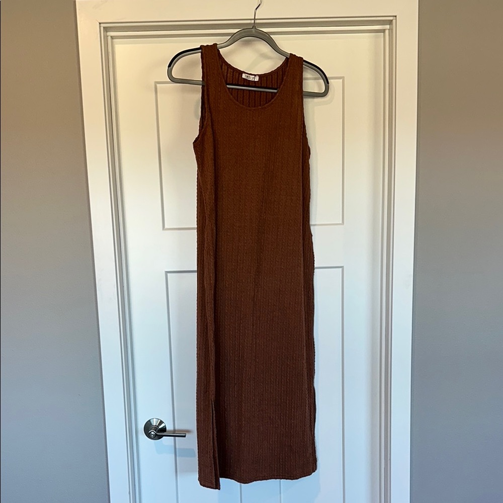 Sleeveless Brown Ribbed Dress